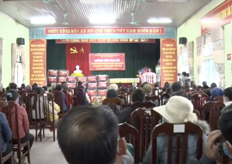 Chương trình trao quà tết vì người nghèo tại Phú Thọ